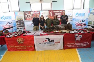 Уроки мужества "Мы помним подвиг солдата" и патриотические выставки прошли в СОШ № 26 города Астрахани